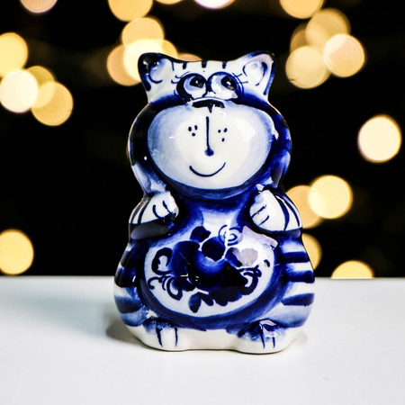 Сувенир фарфоровый «Кот Сеня» (гжель), высота 9 см, бело-синий Сувенир фарфоровый «Кот Сеня» (гжель), высота 9 см, бело-синий