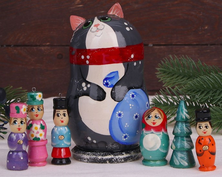 Матрёшка с ёлочными украшениями «Котик», 7*12 см Матрёшка с ёлочными украшениями «Котик», 7*12 см