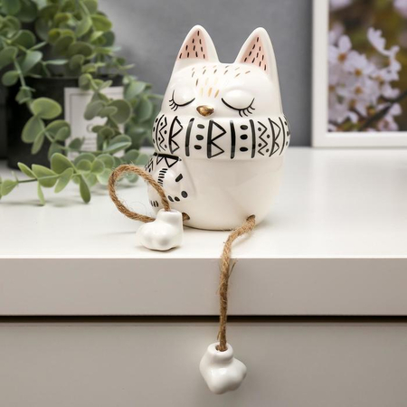 Сувенир керамический «Котёнок в шарфике», 11,2*7,6*8,3 см, бело-чёрный с золотом