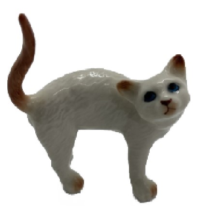 Фигурка фарфоровая №02 «Кот белый с рыжим хвостом смотрит»
