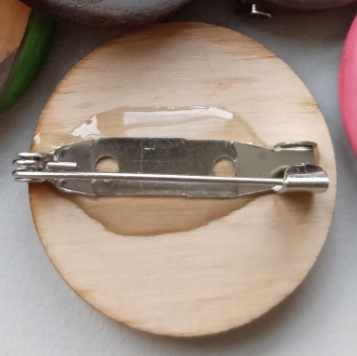 Значок деревянный «Котик» (Круглякова М.В.), ассорти Значок деревянный «Котик» (Круглякова М.В.), ассорти