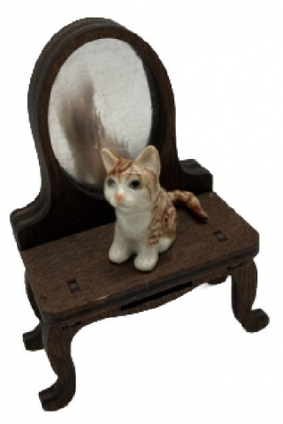 Фигурка фарфоровая №03 «Котенок рыжий полосатый сидит на столике»