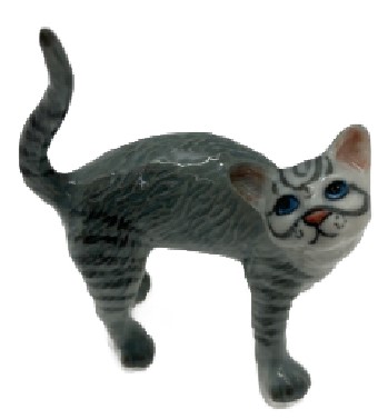 Фигурка фарфоровая №02 «Кот серый с полосатыми пятнами смотрит»