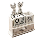 Благотворительный деревянный настольный календарь «Вечный», 20×6×8 см, «Котики-рыбаки» Благотворительный деревянный настольный календарь «Вечный», 20×6×8 см, «Котики-рыбаки»